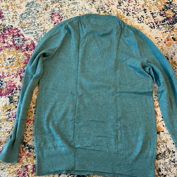 Banana Republic v neck sweater - Picture 3 of 3